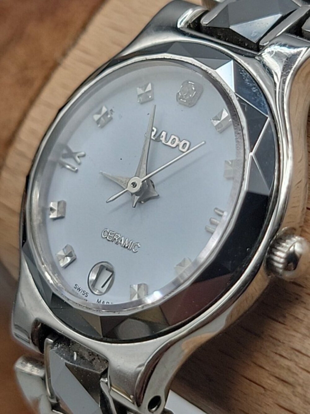 Rado DiaStar Swiss Women’s Watch 111.0358.3 Ceramic Diamond Markers Date - Picture 5 of 16